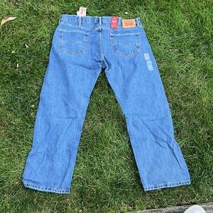 MEDIUM Blue Levi’s 40 x 30 Relaxed